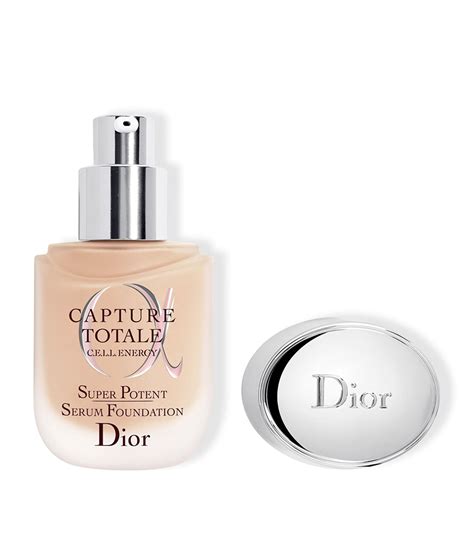 Capture Totale Super Potent Serum Foundation.